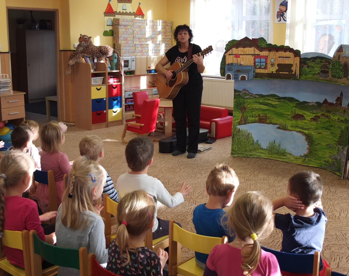 Divadlo - Jak se Honza rytířem stal a kolik řemesel se naučil - 2