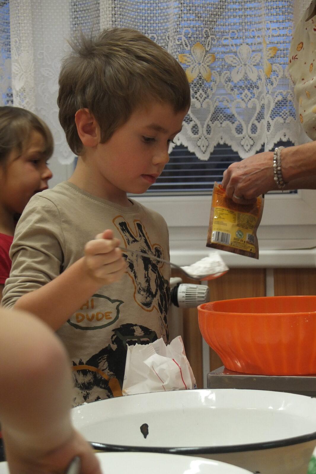 Pečení perníčků - 19