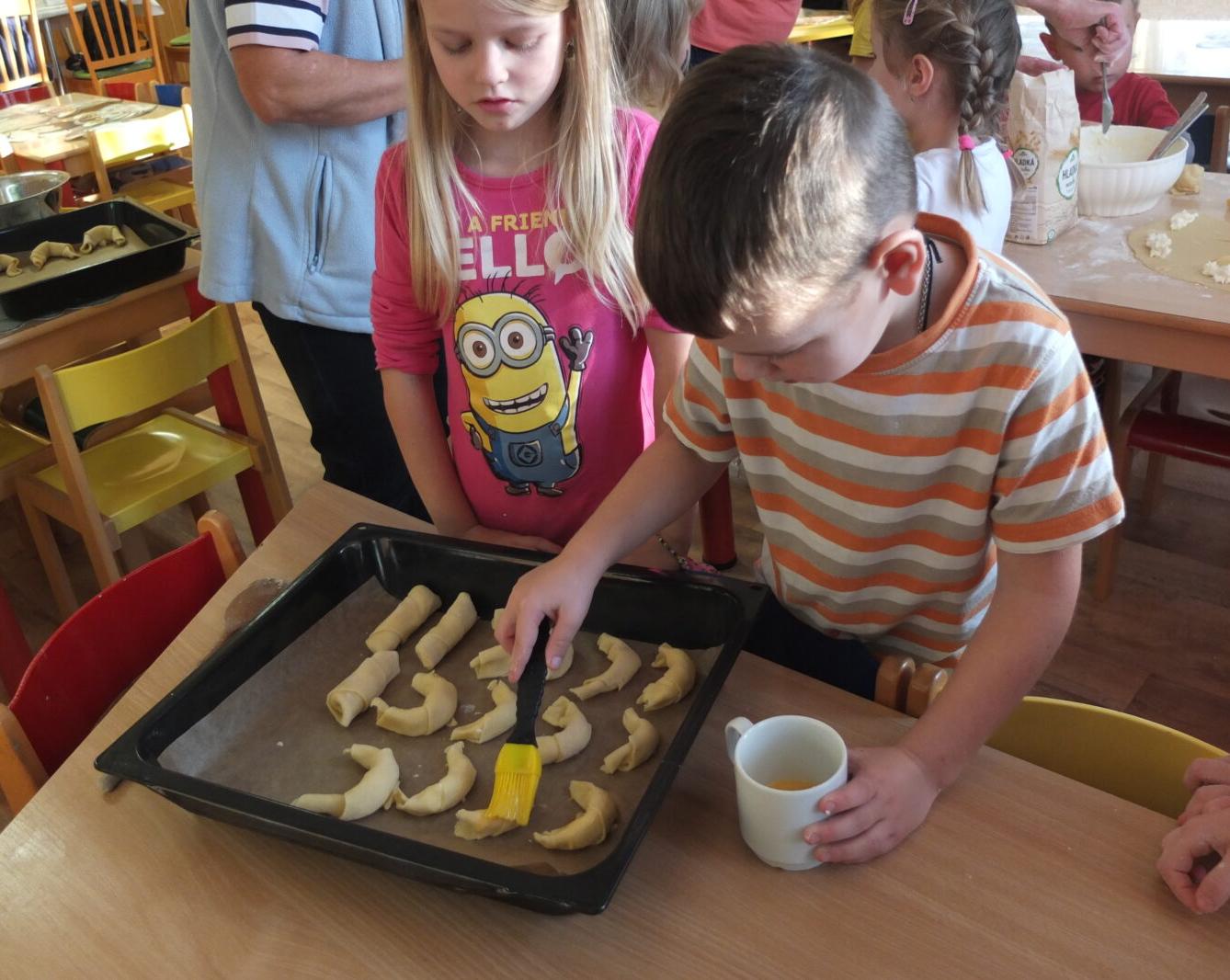 Pečení svatomartinských rohlíčků - 21