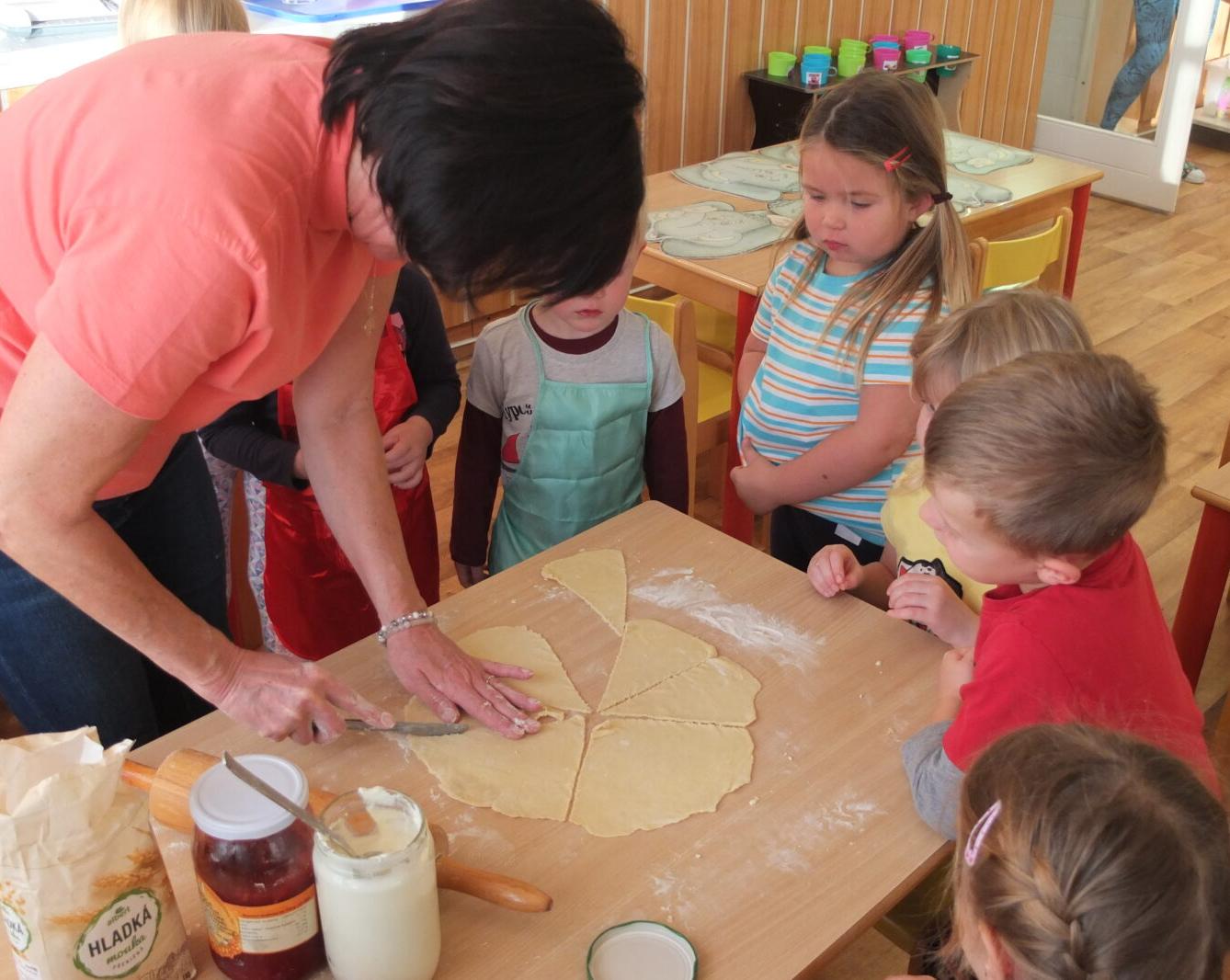 Pečení svatomartinských rohlíčků - 27