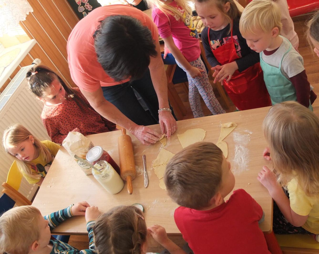 Pečení svatomartinských rohlíčků - 31