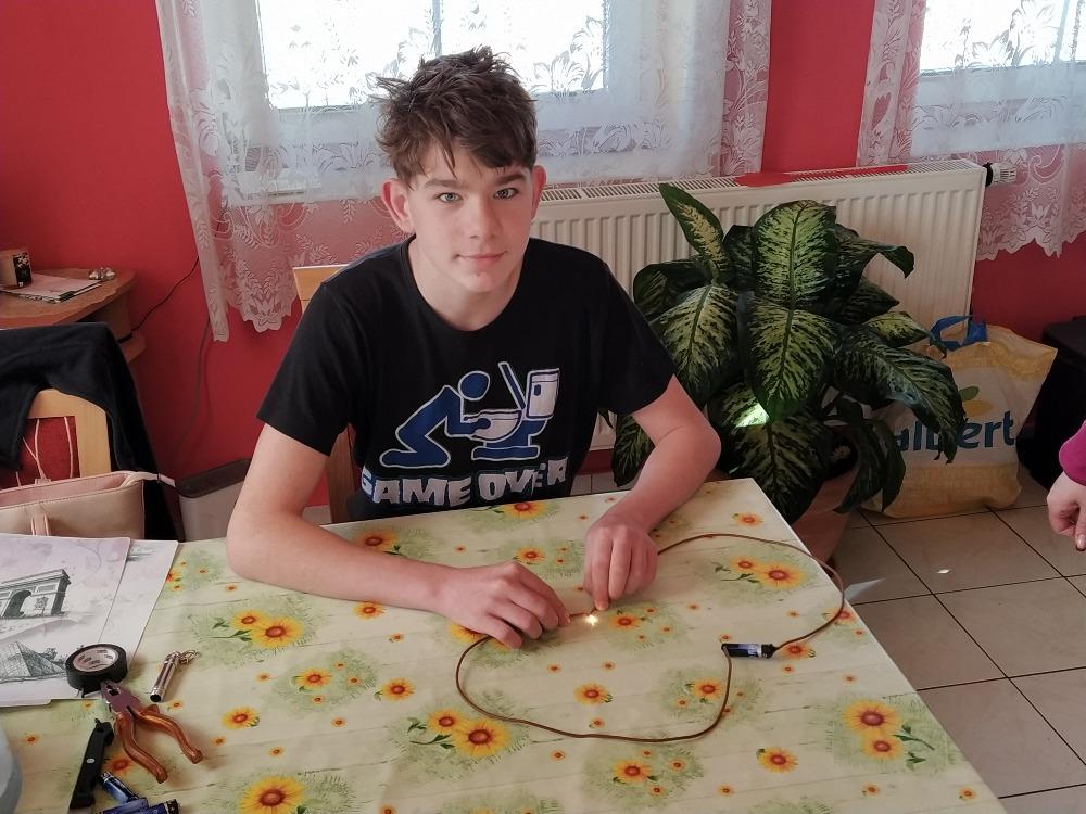 Domácí fyzika - 8.třída - 22