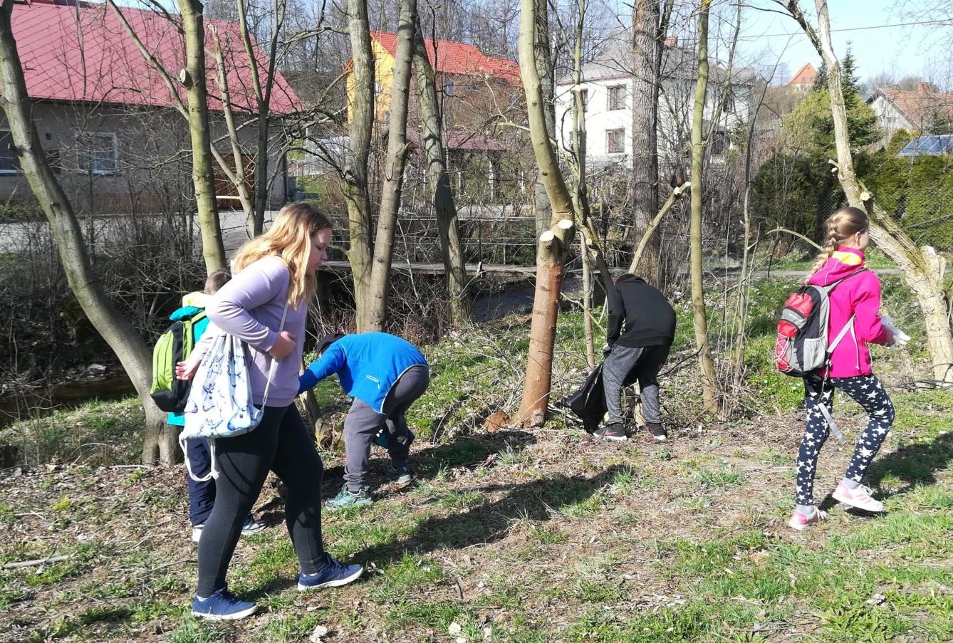 4.,5. třída uklízí Česko - 4