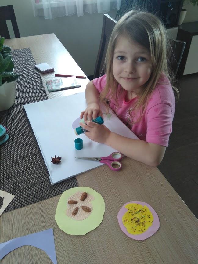 Distanční výuka v MŠ Kamarád (Ten dělá to a ten zas tohle:-)) - 107